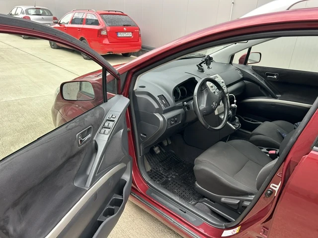 Toyota Corolla verso 2.2 D 4 D
