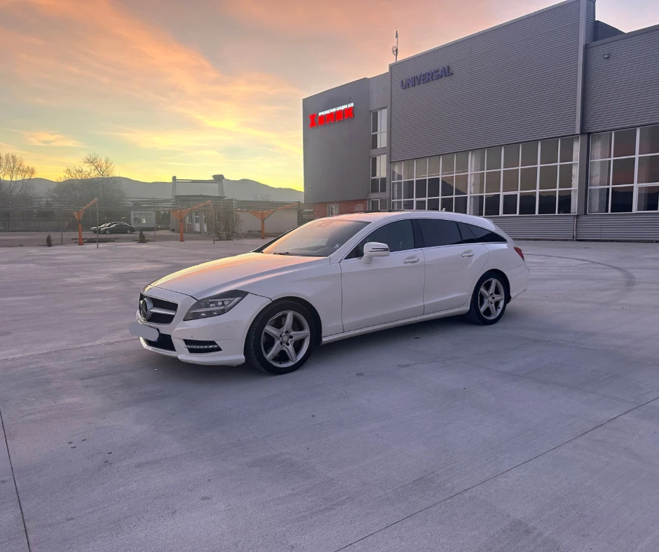 Mercedes-Benz CLS 350 Amg line 4 matic перла, снимка 1