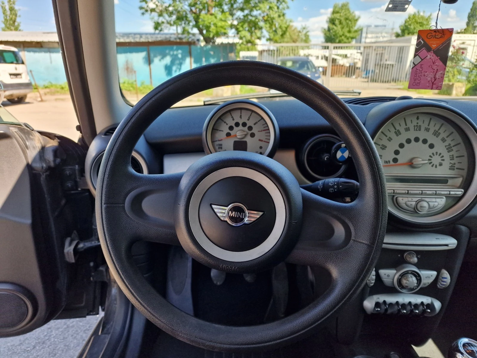 Mini Cooper 1.6i ГАЗ - изображение 10