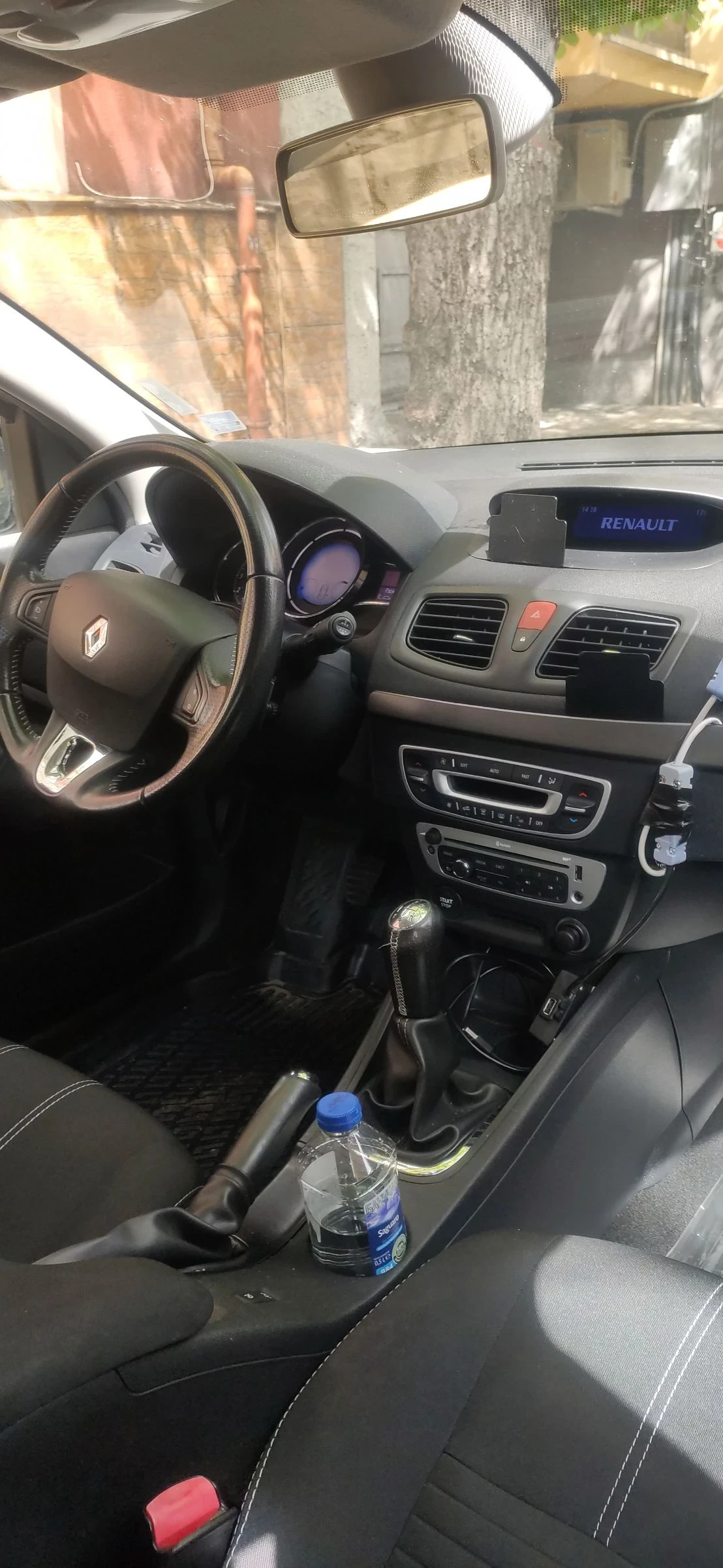 Renault Fluence 1, 6 16V SCe  - изображение 10