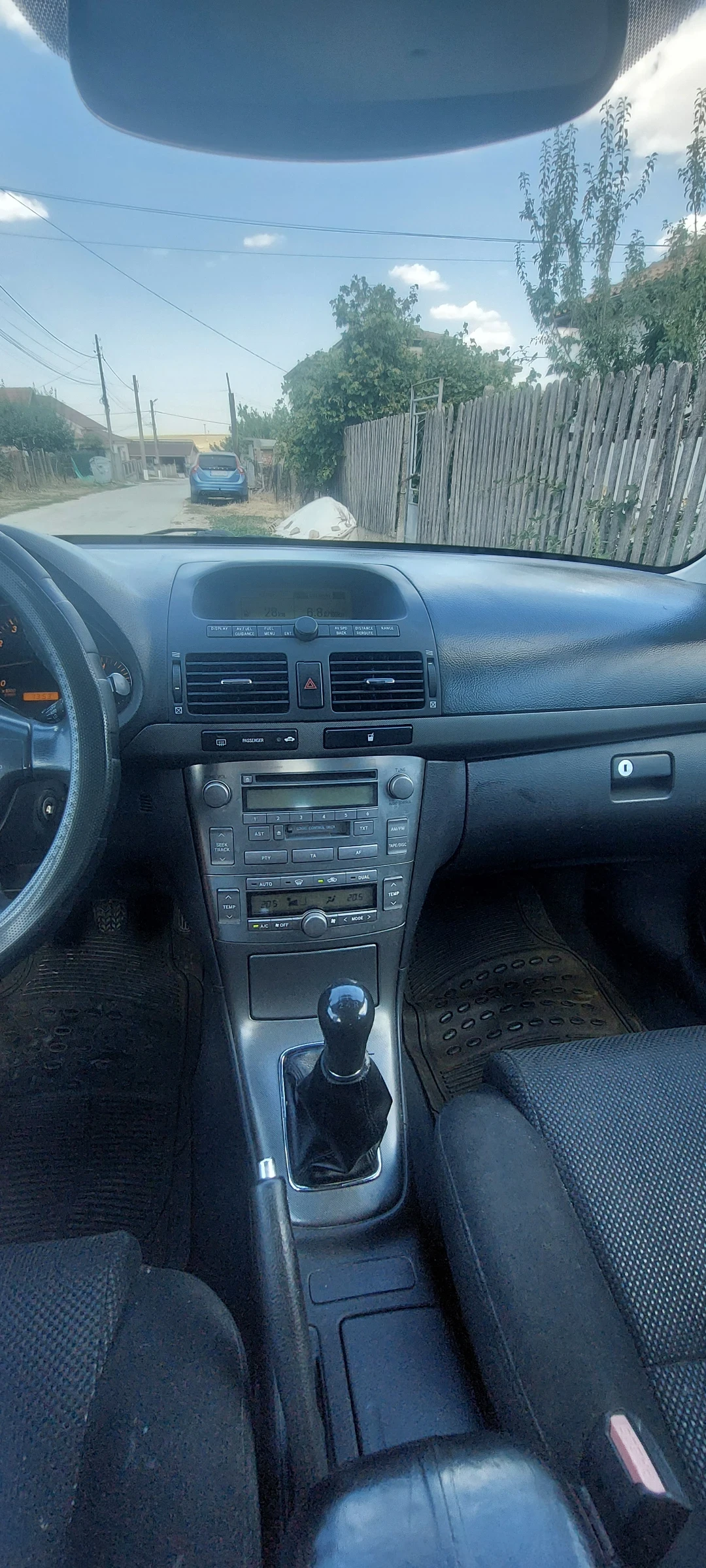 Toyota Avensis  - изображение 10