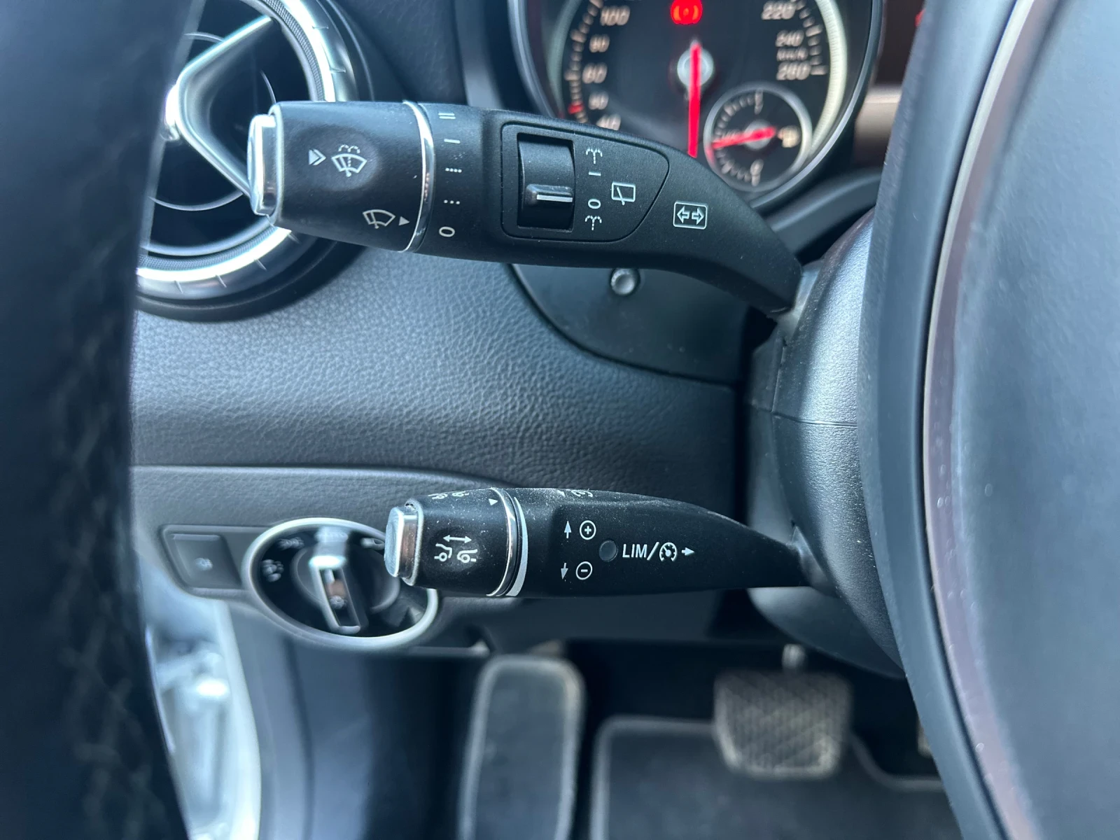 Mercedes-Benz CLA 220 DISTRONIC 4MATIC - изображение 10