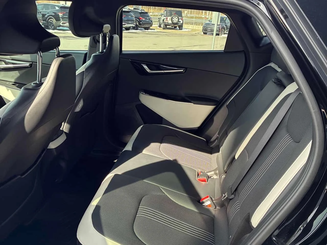 Kia EV6  AWD Long Range w/GT Line Pkg /360/DISTRONIC | Mobile.bg � ����������� 14