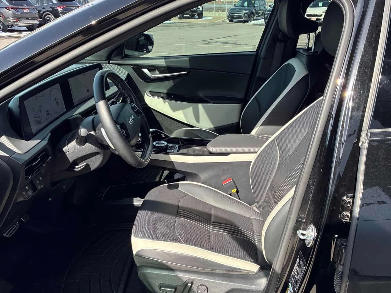 Kia EV6  AWD Long Range w/GT Line Pkg /360/DISTRONIC | Mobile.bg � ����������� 12