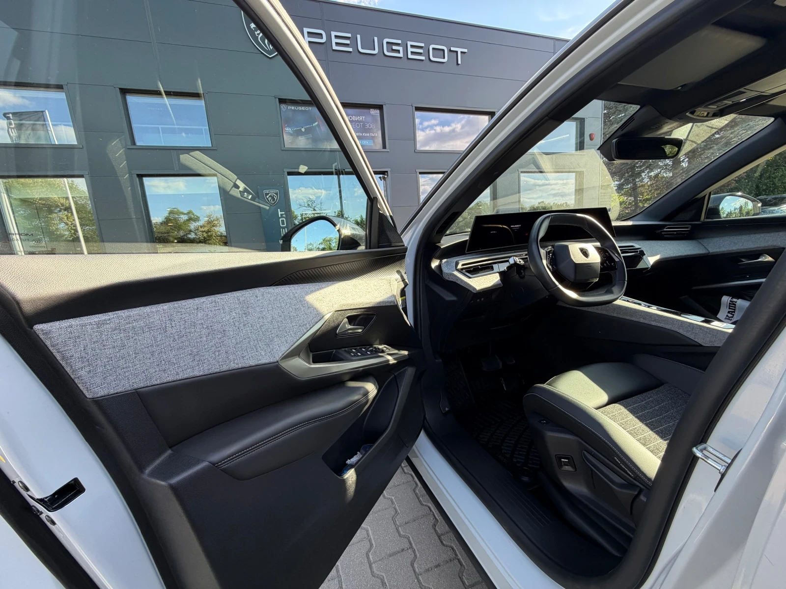 Peugeot 3008, снимка 13 - Автомобили и джипове - 54715329