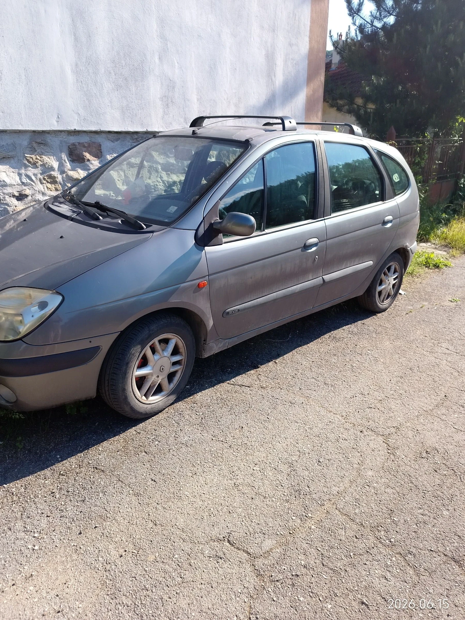 Renault Scenic 1.9dti, снимка 2 - Автомобили и джипове - 54923615