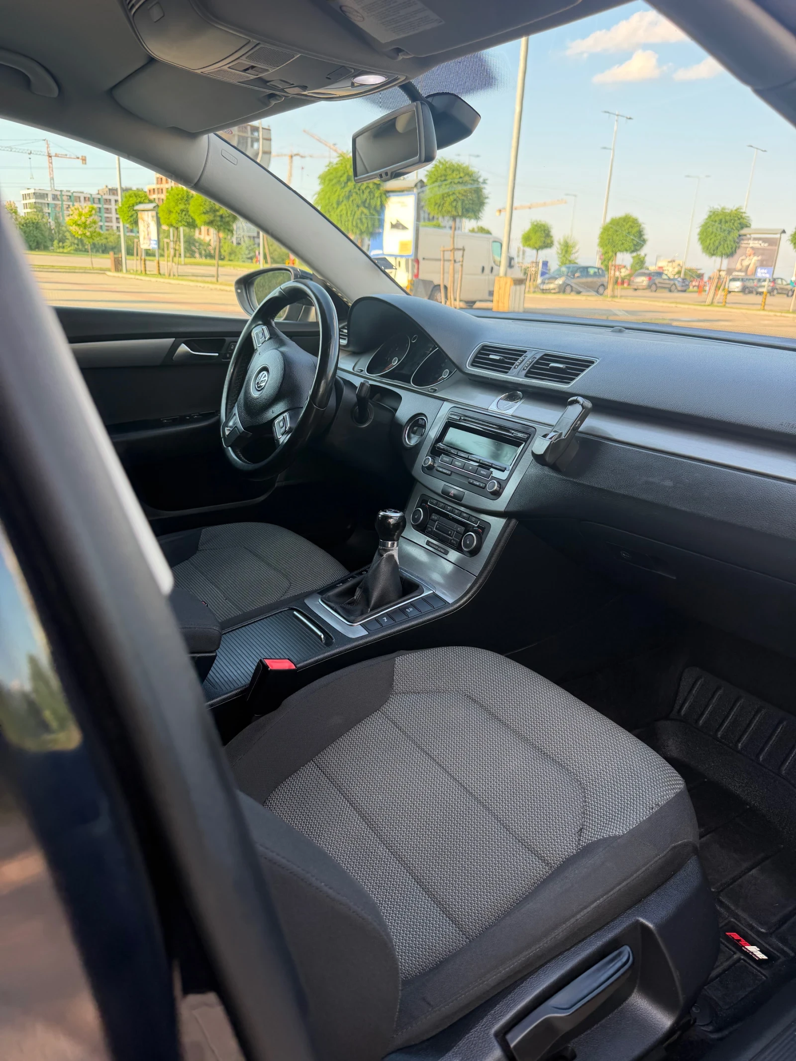 VW Passat Комби, снимка 10 - Автомобили и джипове - 55092217