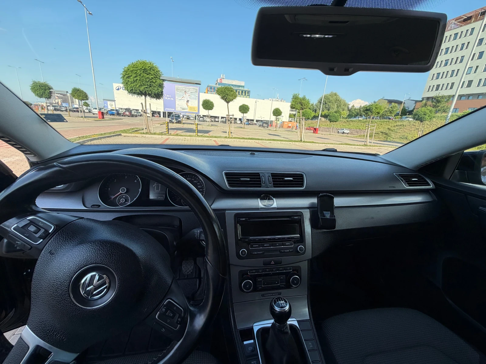 VW Passat Комби, снимка 5 - Автомобили и джипове - 55092217