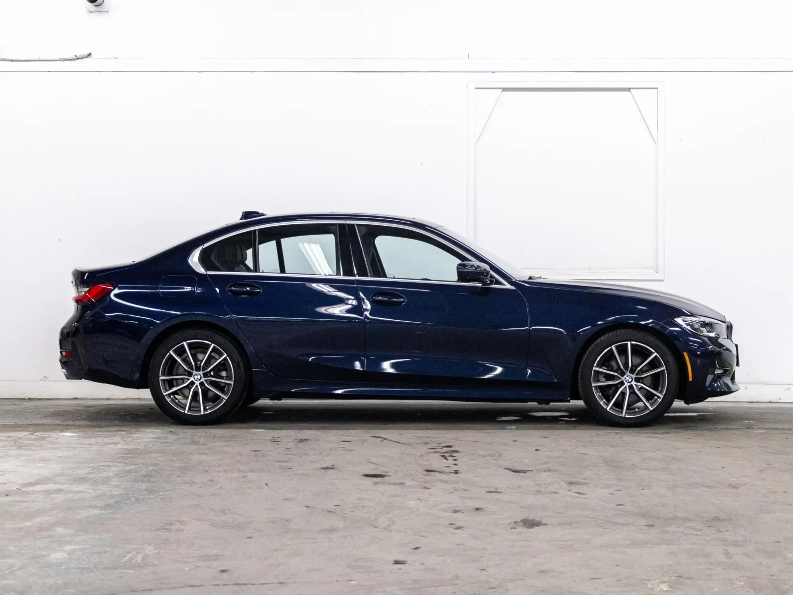 BMW 330 xDrive, снимка 5 - Автомобили и джипове - 55102725