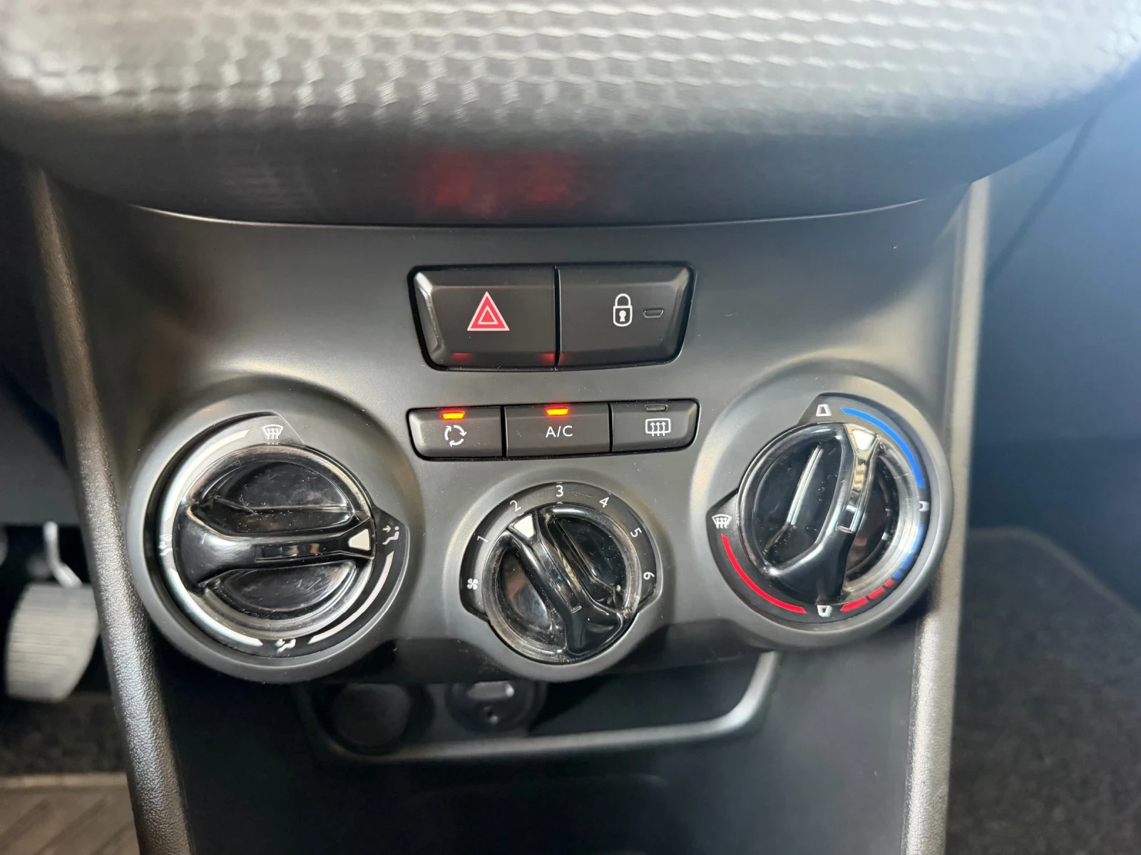 Peugeot 2008 1.6eHDI* REALNI KM*  | Mobile.bg � ����������� 14