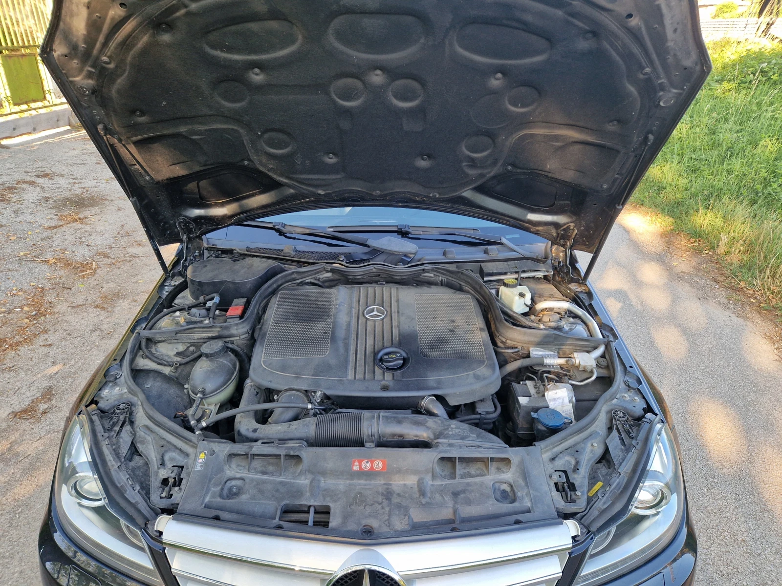 Mercedes-Benz C 220 Нов внос! 2.2 Avantgarde, снимка 14 - Автомобили и джипове - 55240331