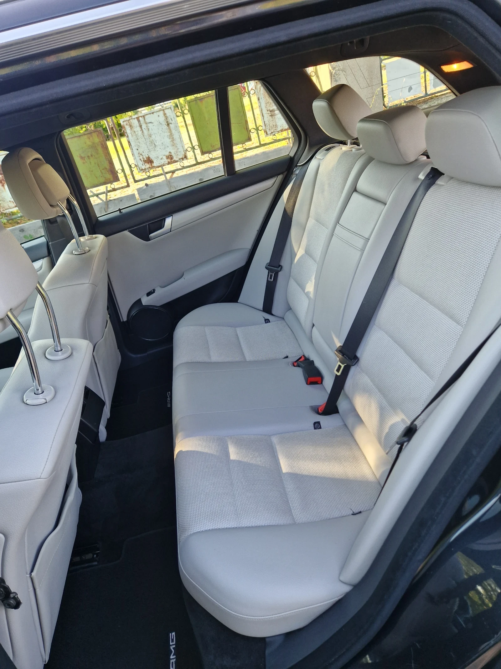 Mercedes-Benz C 220 Нов внос! 2.2 Avantgarde, снимка 10 - Автомобили и джипове - 55240331