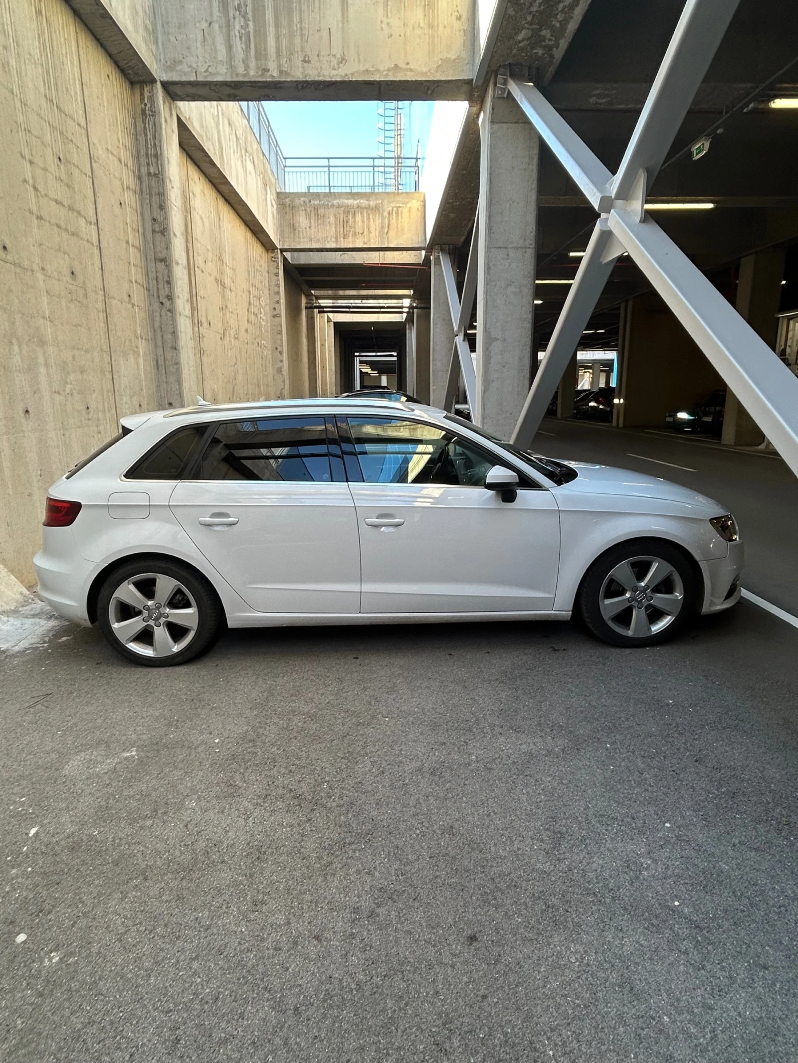 Audi A3 1.6 TDI, снимка 4 - Автомобили и джипове - 55590990