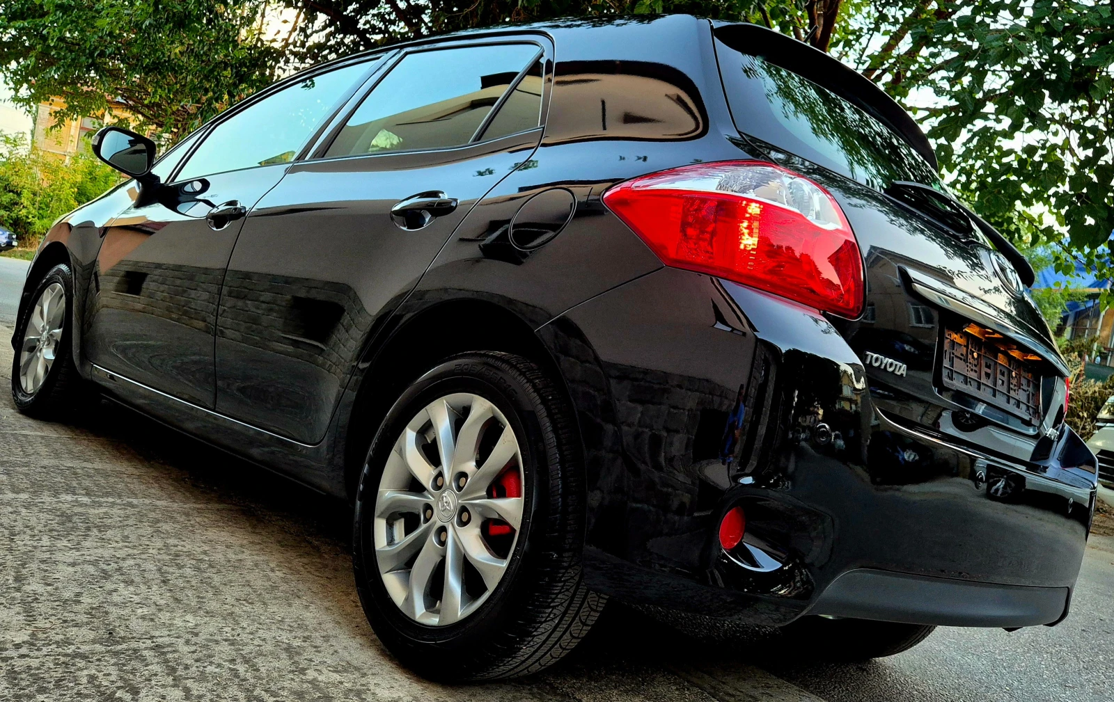 Toyota Auris 1.6i-нави-6speed-верига-japan, снимка 8 - Автомобили и джипове - 55880034