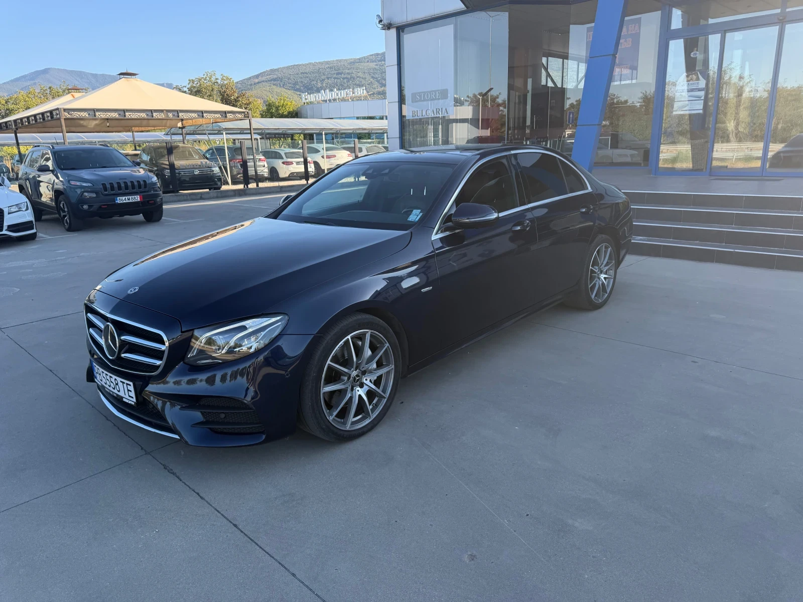 Mercedes-Benz E 220 AMG PAKET FACELIFT, снимка 3 - Автомобили и джипове - 55992001