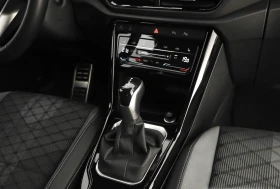 VW T-Roc R-LINE* BLACK-STYLE* DISTR* LED* CARPLAY* , снимка 9
