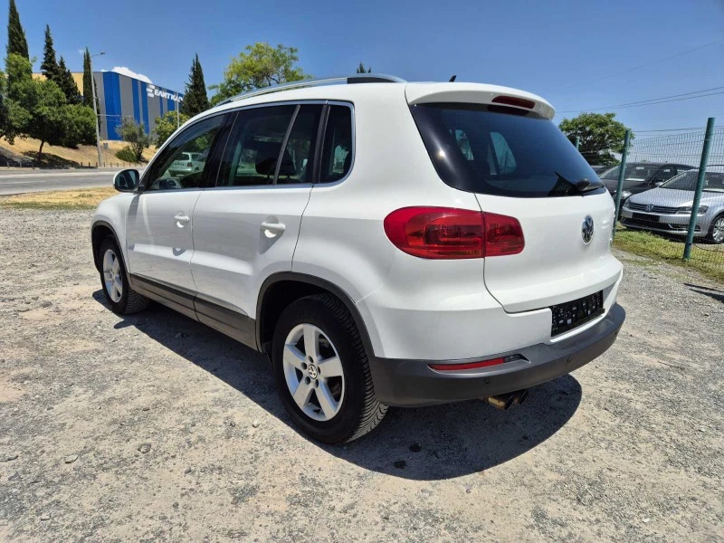 VW Tiguan 2.0TDI Автомат, снимка 3 - Автомобили и джипове - 46431011