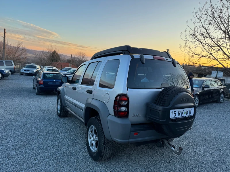 Jeep Cherokee 2.8., снимка 4 - Автомобили и джипове - 48649427