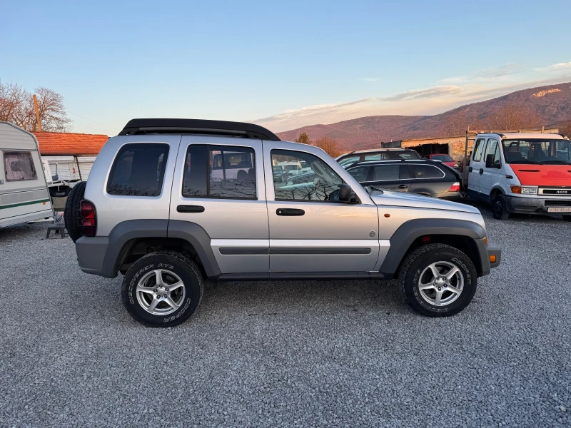 Jeep Cherokee 2.8., снимка 3 - Автомобили и джипове - 48649427