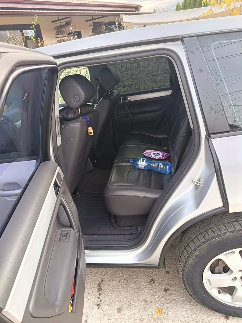 VW Touareg 3.0D НА ПРУЖИНИ , снимка 9 - Автомобили и джипове - 52748651