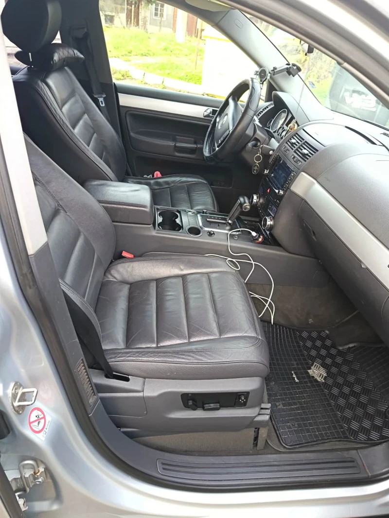 VW Touareg 3.0D НА ПРУЖИНИ , снимка 6 - Автомобили и джипове - 52748651