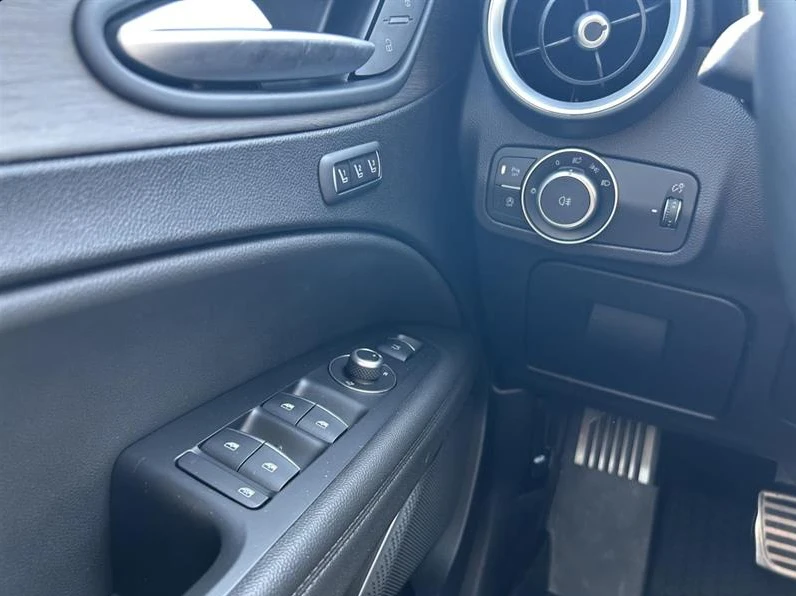 Alfa Romeo Stelvio Ti Lusso , снимка 14 - Автомобили и джипове - 55120308