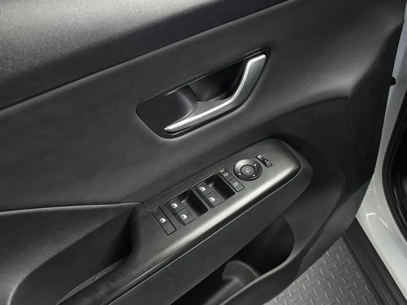 Hyundai Kona, снимка 17 - Автомобили и джипове - 56687658