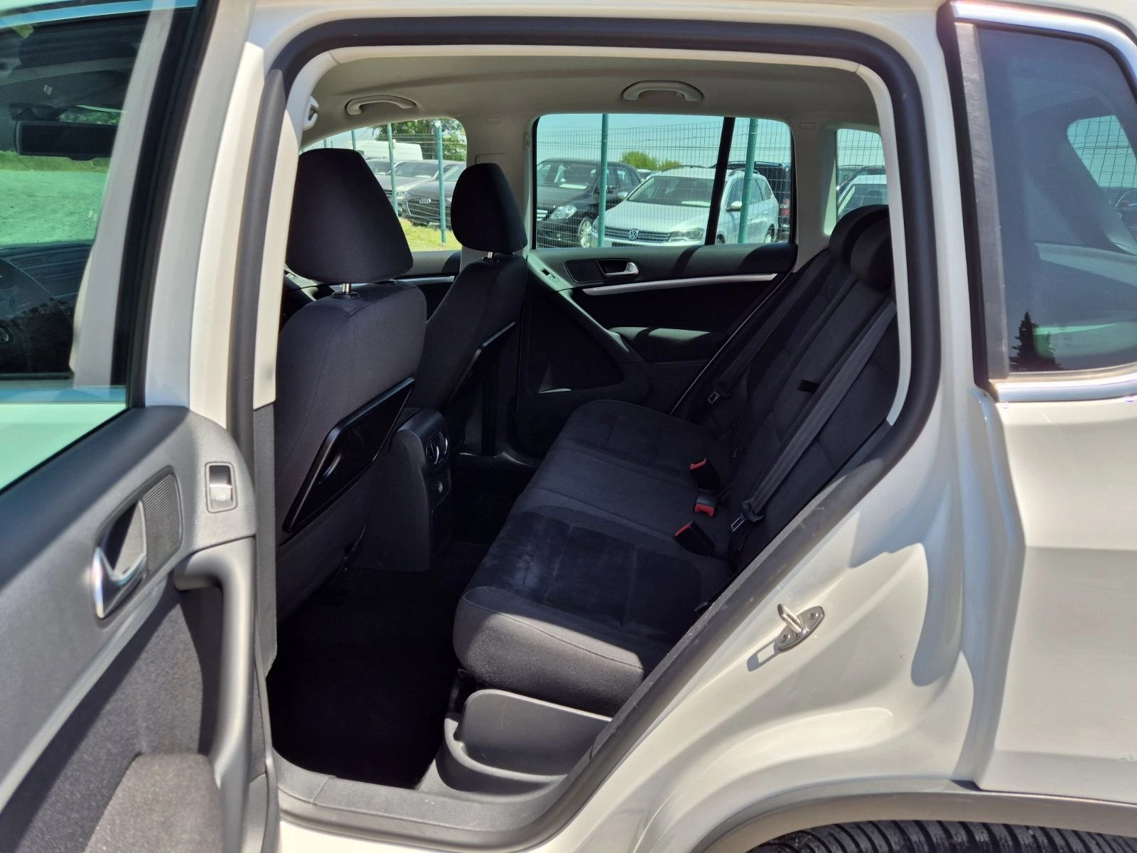 VW Tiguan 2.0TDI  | Mobile.bg   12