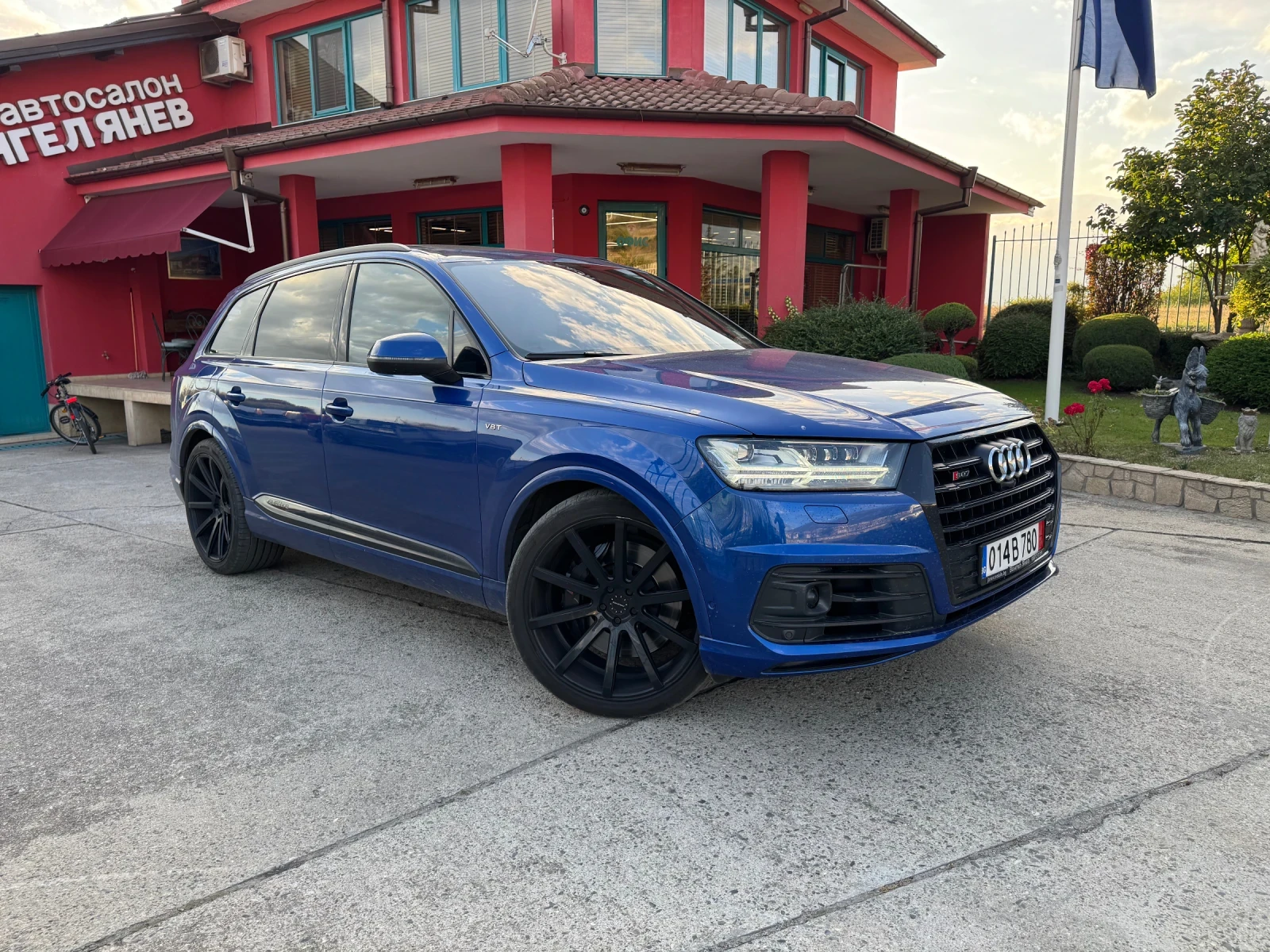 Audi SQ7 4.0 V8T* MATRIX* Black Line* Carbon* HeadUP* BOSE - изображение 2