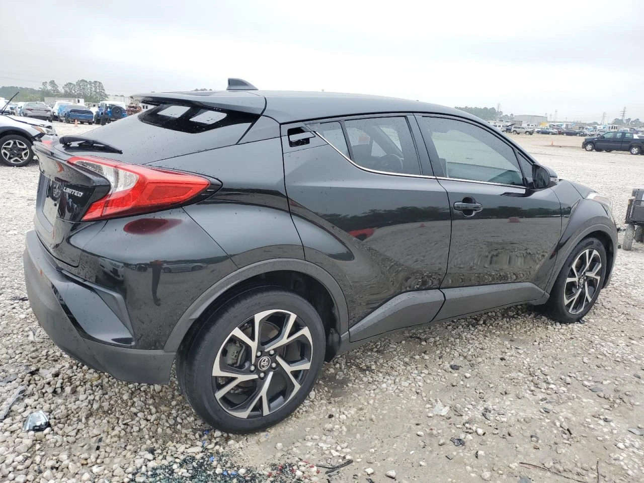 Toyota C-HR XLE - изображение 3