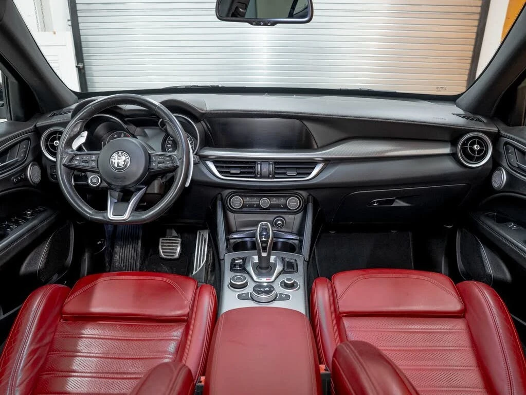 Alfa Romeo Stelvio * АвтоКредит * (ЦЕНА ДО БГ), снимка 10 - Автомобили и джипове - 54114145