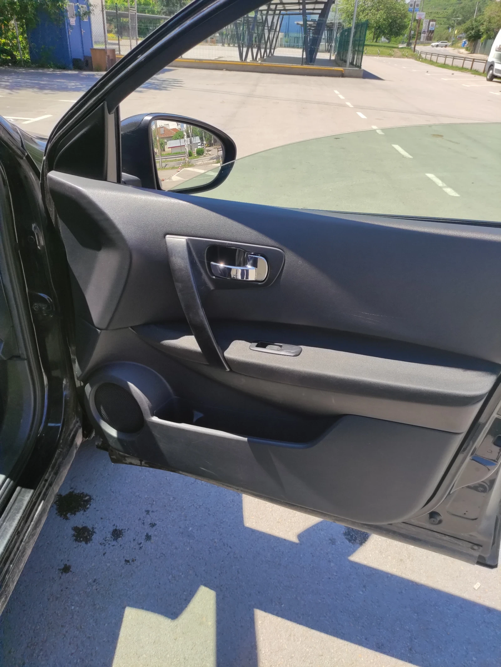 Nissan Qashqai 1.6, снимка 8 - Автомобили и джипове - 54498951