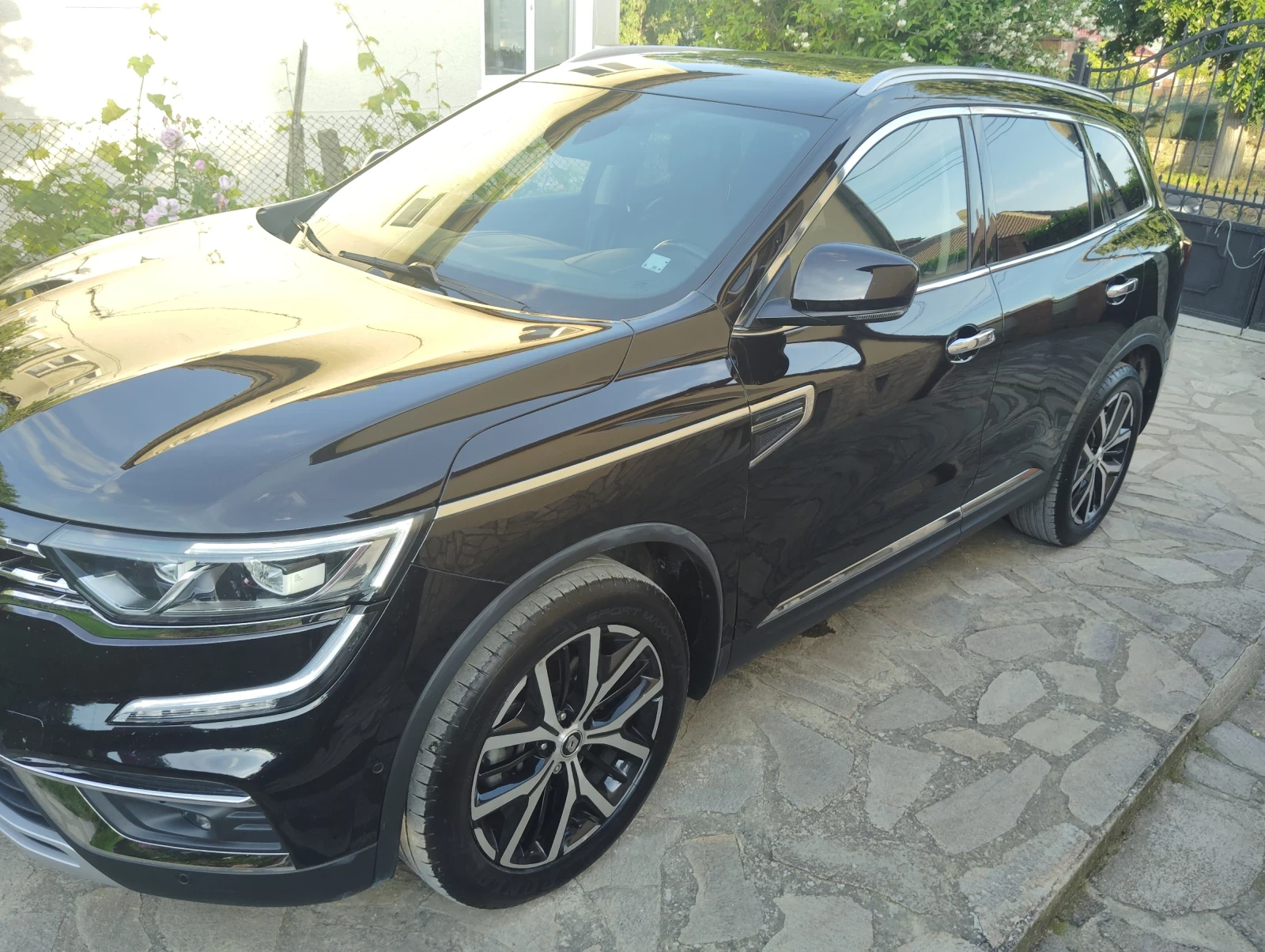 Renault Koleos intense, снимка 3 - Автомобили и джипове - 54826323