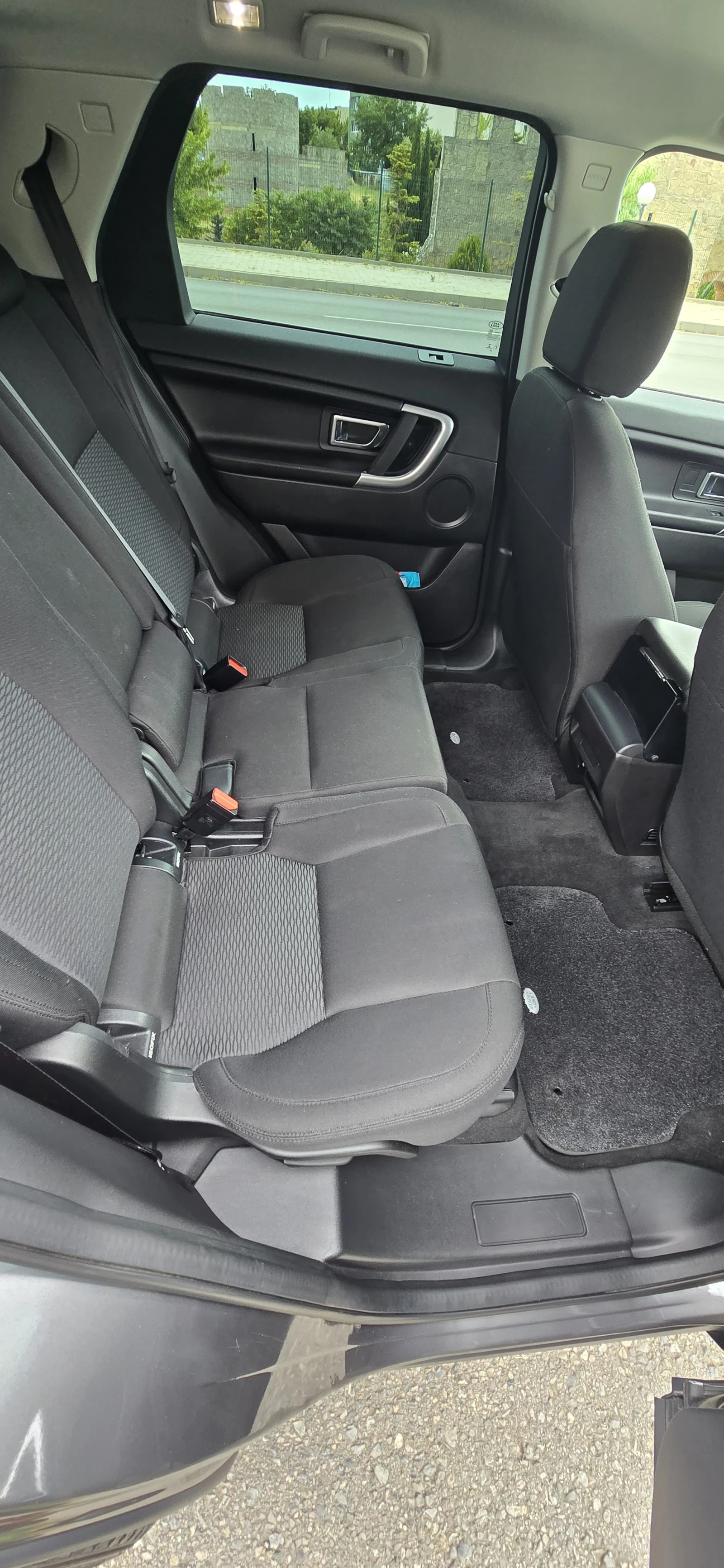 Land Rover Discovery Sport, снимка 9 - Автомобили и джипове - 55165042