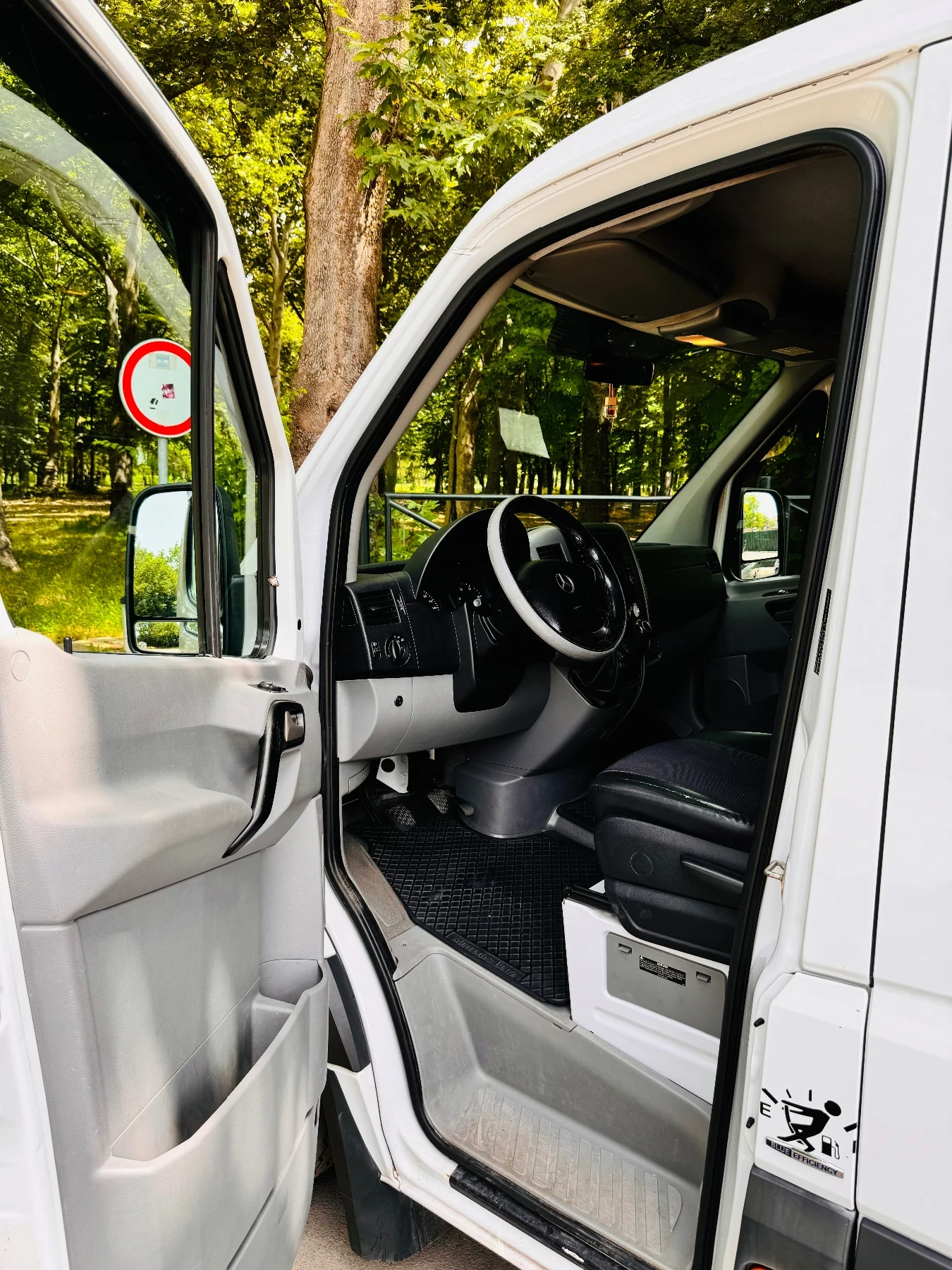 Mercedes-Benz Sprinter 316 Пътнически, снимка 4 - Бусове и автобуси - 54396077
