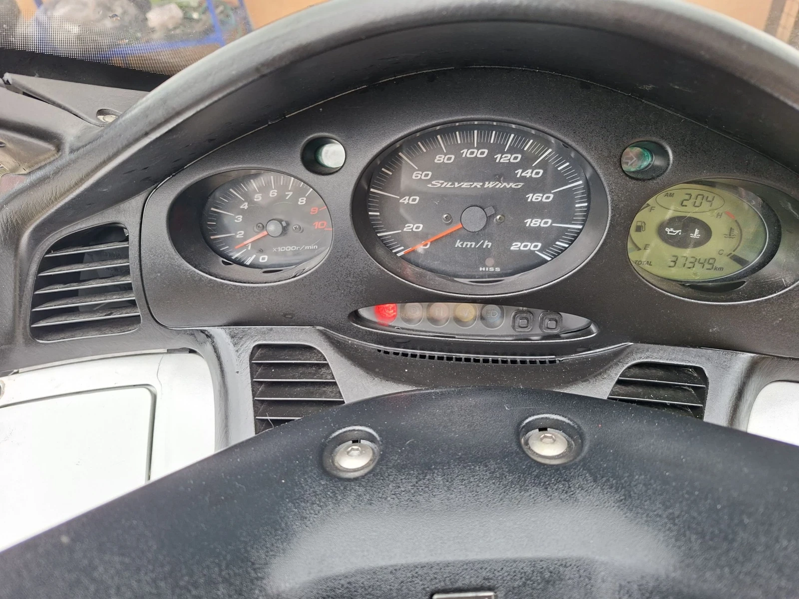 Honda Silver Wing 600ie ABS уникално запазен 100%РЕАЛНИ КМ., снимка 12 - Мотоциклети и мототехника - 53902749