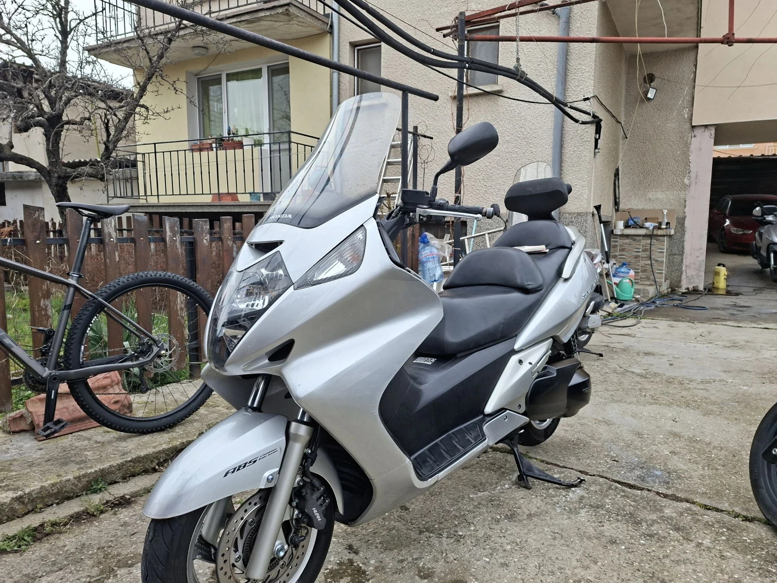 Honda Silver Wing 600ie ABS уникално запазен 100%РЕАЛНИ КМ., снимка 3 - Мотоциклети и мототехника - 53902749