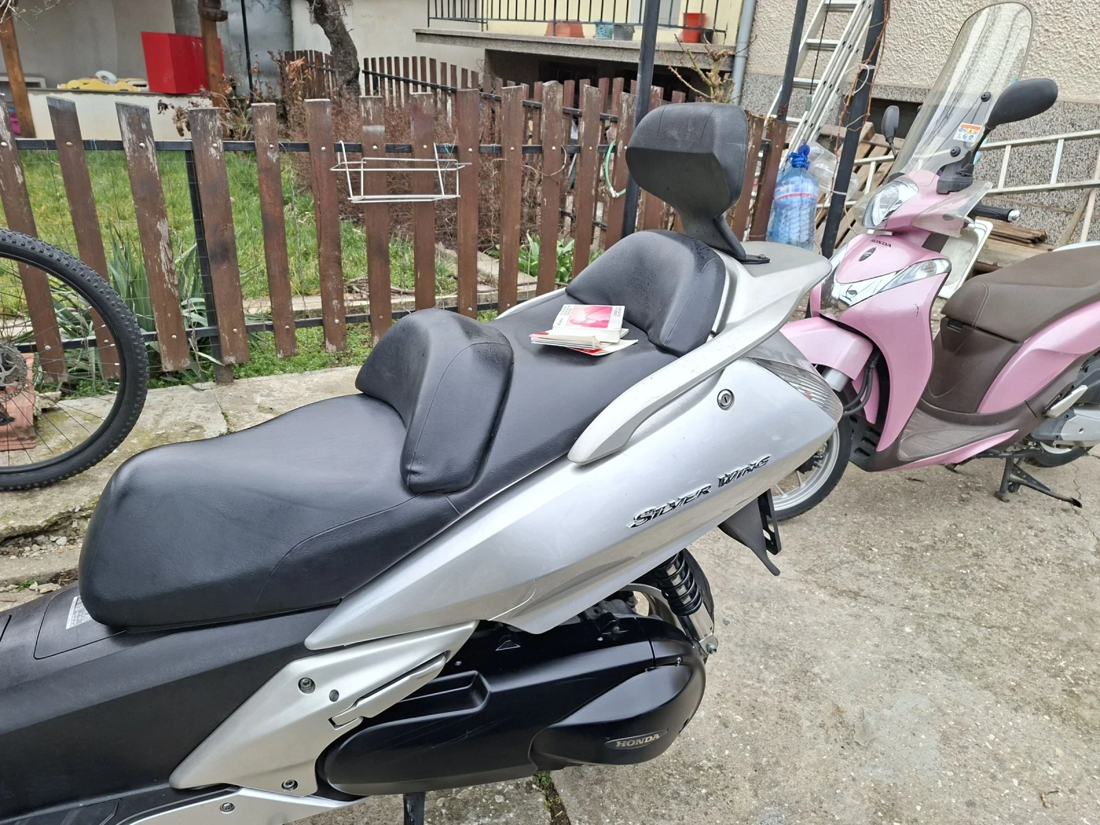 Honda Silver Wing 600ie ABS уникално запазен 100%РЕАЛНИ КМ., снимка 6 - Мотоциклети и мототехника - 53902749