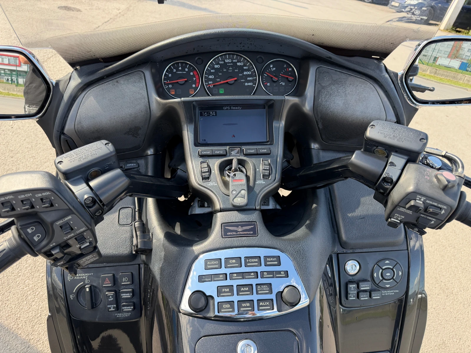 Honda Gold Wing ABS / TPMS / Navigation , снимка 10 - Мотоциклети и мототехника - 53967136