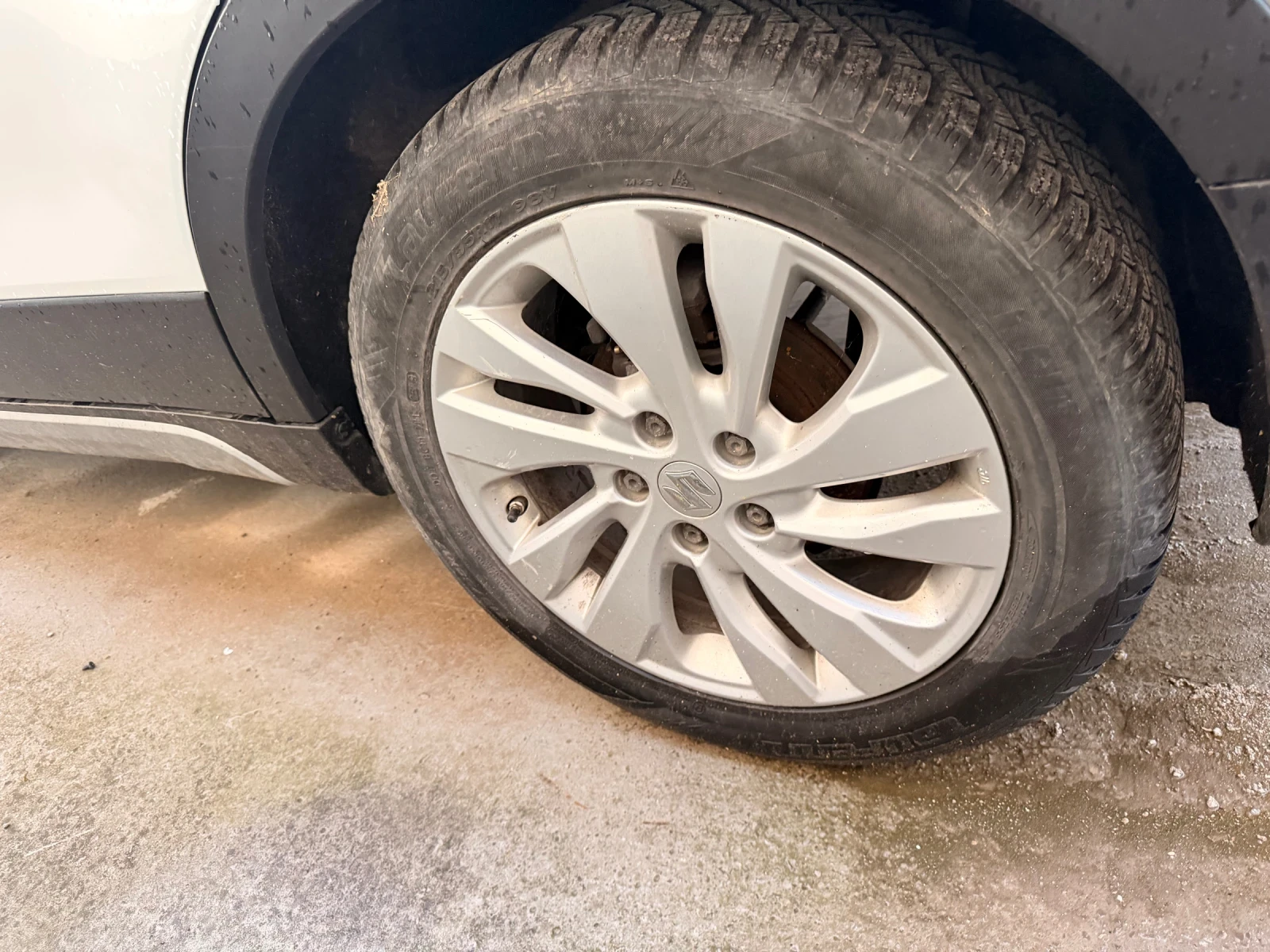 ���� � ������ 215/55R17 �� Suzuki SX4 S-Cross | Mobile.bg � ����������� 4