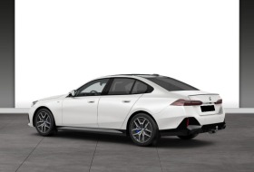 BMW 520 d/ xDrive/ NEW MODEL/ M-SPORT PRO/ CAMERA/ LED/   , снимка 4 - Автомобили и джипове - 44160109