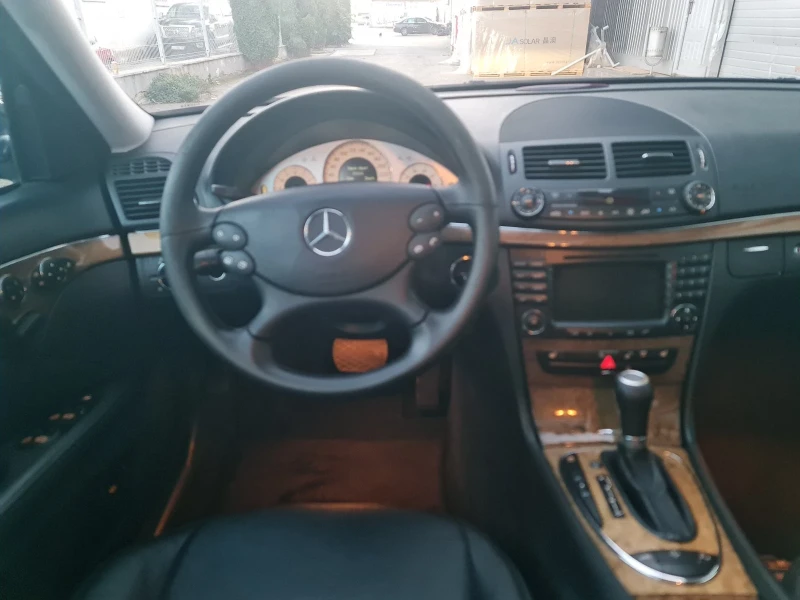 Mercedes-Benz E 350 4-MATIC FACELIFT, снимка 14 - Автомобили и джипове - 47694390