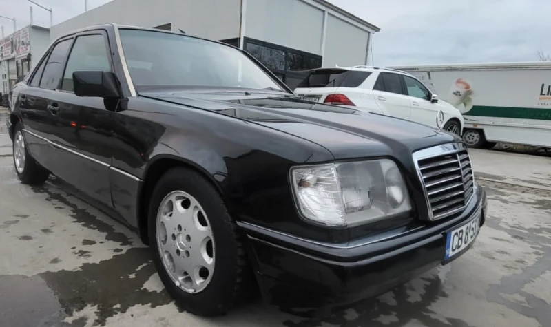 Mercedes-Benz 124 E200 136кс 1995г  , снимка 3 - Автомобили и джипове - 48158586