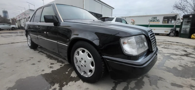 Mercedes-Benz E 200 E200 136кс 1995г ЦЕНАТА Е САМО ДО 30.11!, снимка 1 - Автомобили и джипове - 47997283