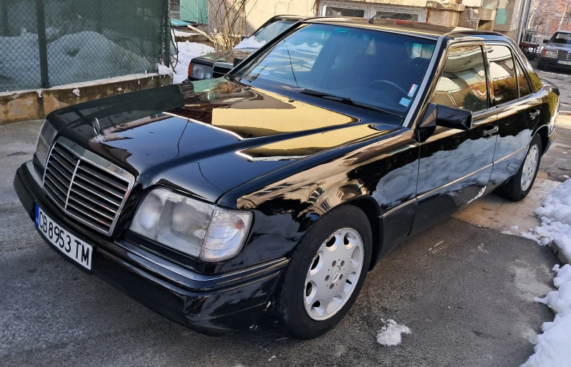 Mercedes-Benz 124 Е200 1995г * * * УНИКАЛЕН! ОБСЛУЖЕН! Топ !!!, снимка 4 - Автомобили и джипове - 48229692