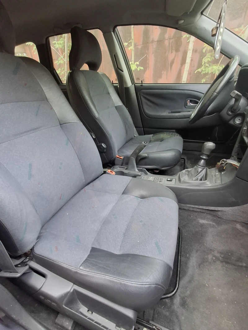 Volvo V40, снимка 3 - Автомобили и джипове - 52655648