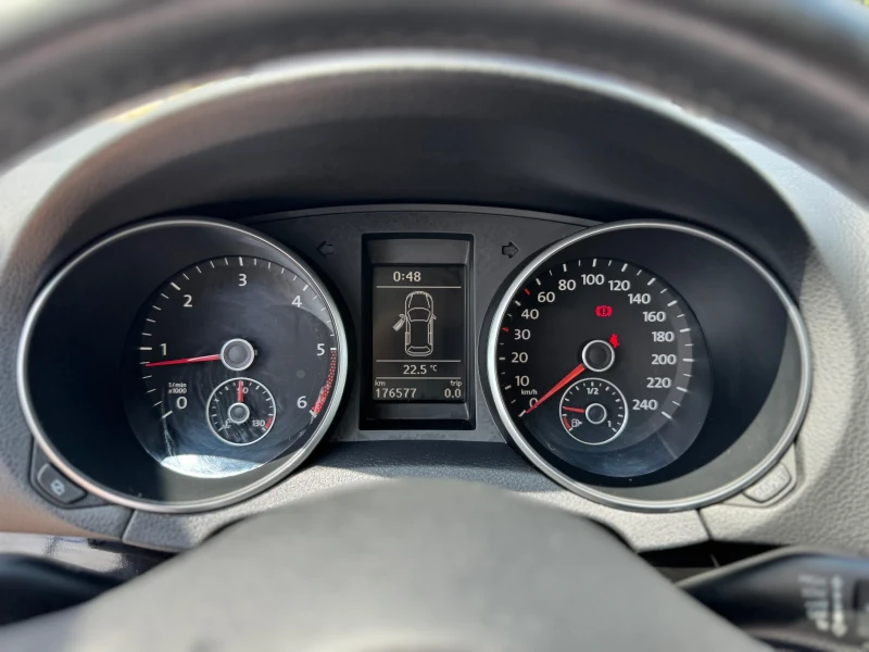 VW Golf 1.6TDI* 105* ПОДГРЕВ* РЕКАРО* ПЕЧКА* , снимка 17 - Автомобили и джипове - 51263024