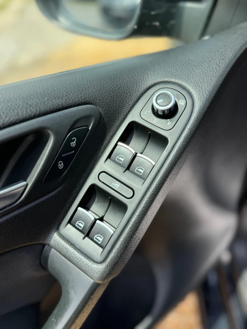 VW Golf 1.6TDI* 105* ПОДГРЕВ* РЕКАРО* ПЕЧКА* , снимка 14 - Автомобили и джипове - 51263024