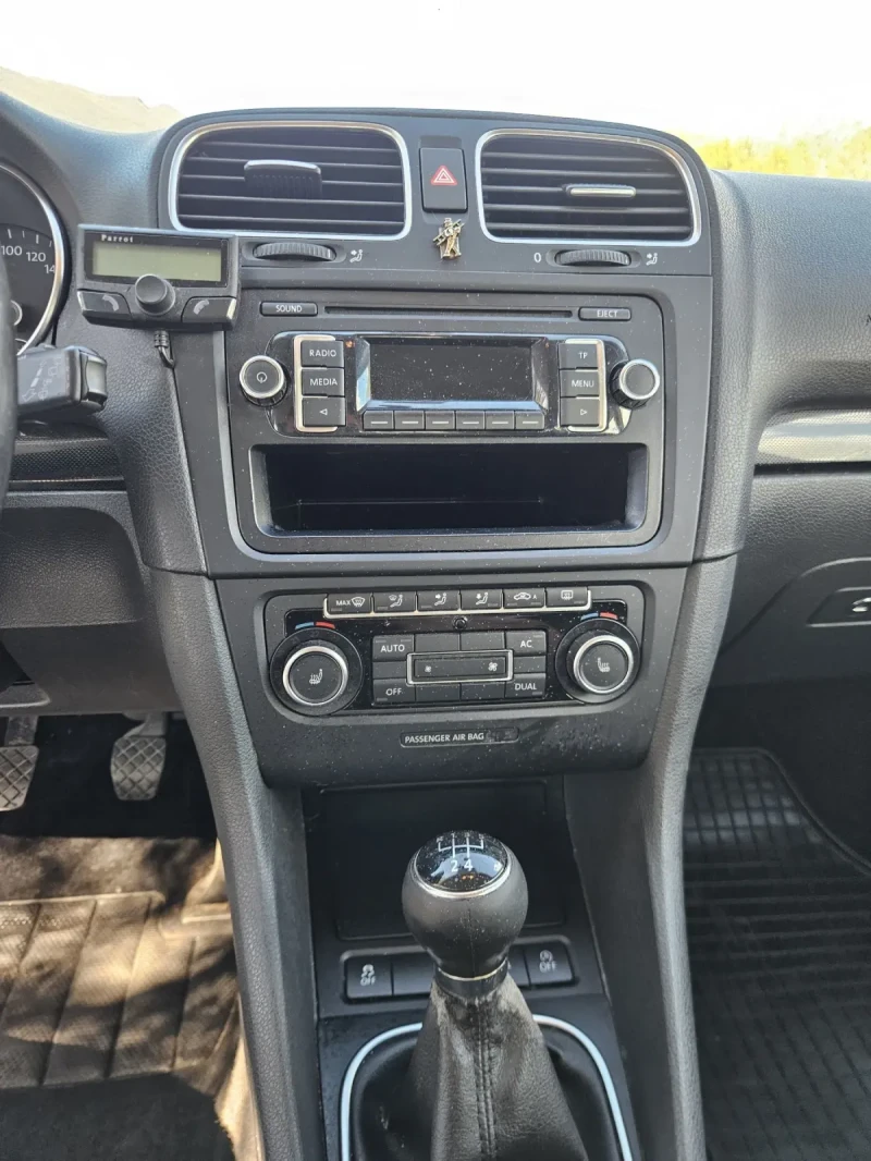 VW Golf, снимка 7 - Автомобили и джипове - 52504792