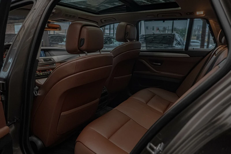 BMW 530 F11/xDrive/Night Vision/Панорама/Dynamic Drive/Под, снимка 10 - Автомобили и джипове - 51991720